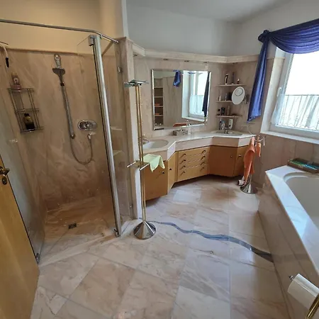 Haus Mit Grossem Garten Und Terrasse Zur Mitbenutzung بيت للعطل Hochstadt an der Donau