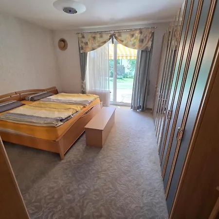 Haus Mit Grossem Garten Und Terrasse Zur Mitbenutzung Hochstadt an der Donau