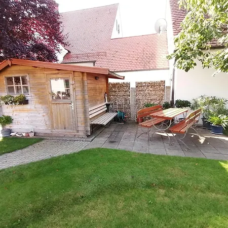 Haus Mit Grossem Garten Und Terrasse Zur Mitbenutzung Semesterbostad